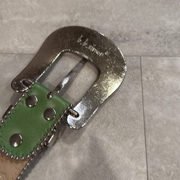 BB SIMON BELT - green leather with light blue stones